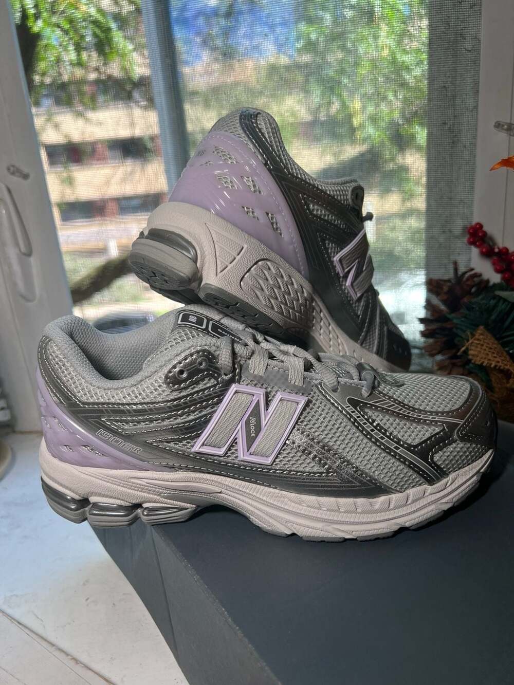 New Balance 1906R Sneakers Metallic Silver and Lilac Purple youth size 6 or wome